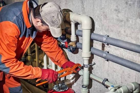 EverFlow Plumbing technician